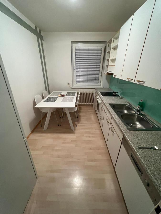 Sehr Gemutliche Wohnung Baden Bagian luar foto